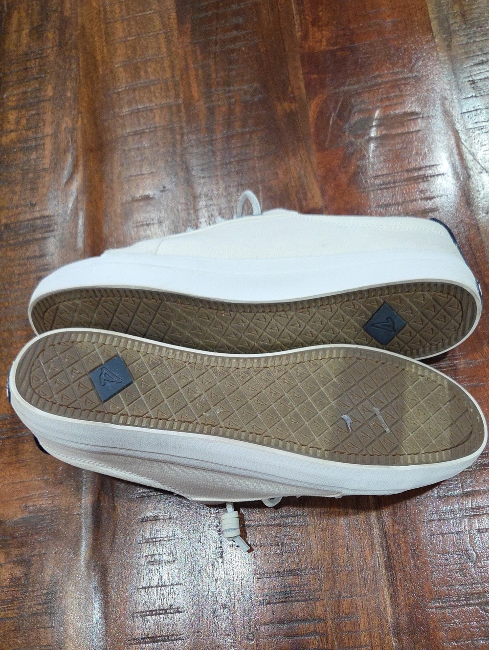 Sperry Sneakers Size 10 - Picture 7 of 7